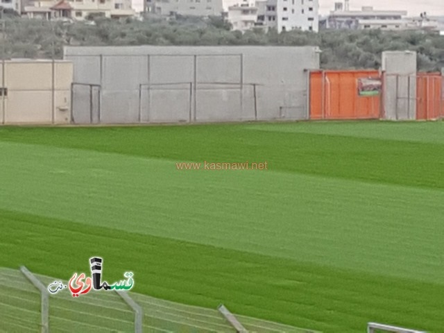  فيديو : تبارك الرحمن ... هذا في كفرقاسم موش ايطاليا .. الملعب البلدي يكتسي بالعشب الاخضر بعد  زراعة العشب الشتوي